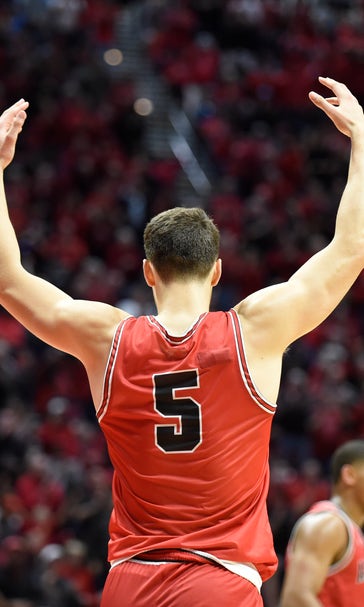 San Diego State lone unbeaten as No. 4 Aztecs press on